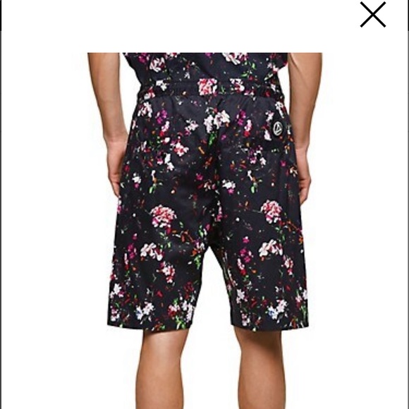 P-Toller Flower Shorts Diesel Men XXL. Waist 38-40. - Picture 3 of 7